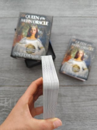 Oráculo Queen of the Moon Oracle de Stacey Demarco