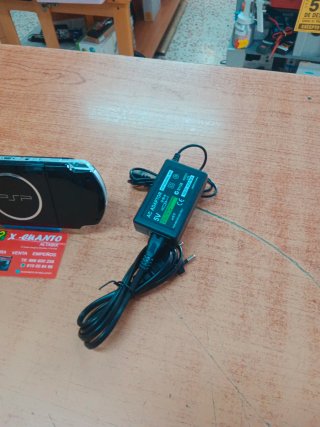 CONSOLA SONY PSP 3004 NERA CON CARICATORE