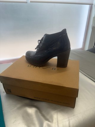Botines de Charol Azul Marino Unisa