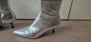 Botines de piel plateados Zara