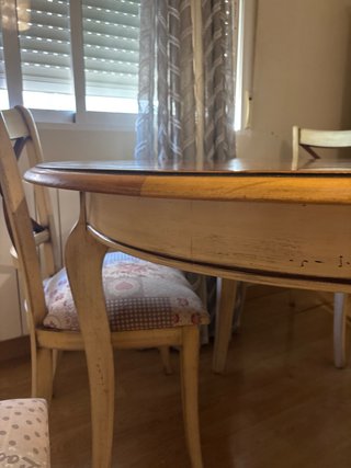 Mesa Extensible de Madera y 4 Sillas