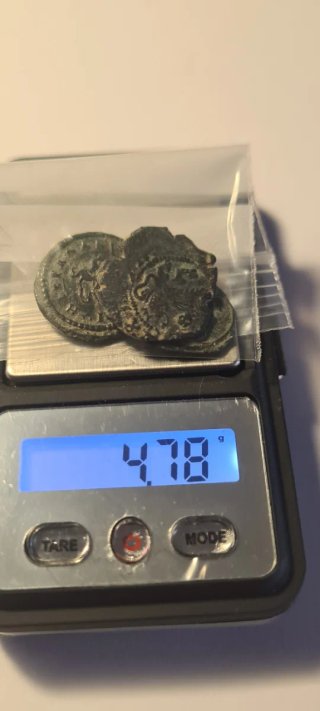 Tres monedas antiguas maravedíes