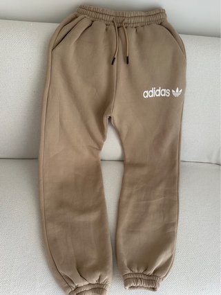 Chándal Adidas beige
