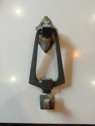 Picaporte antiguo de bronce