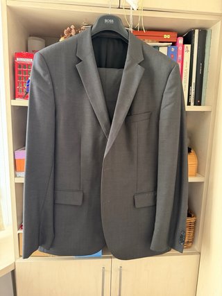 Traje Hugo Boss Gris Talla 54