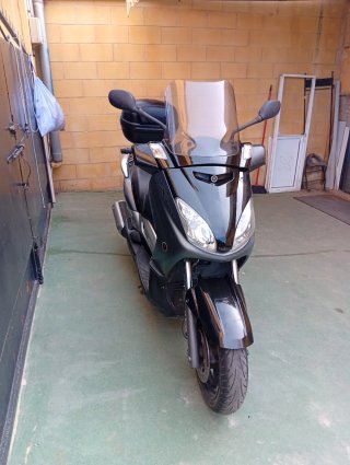 Yamaha XMAX 250