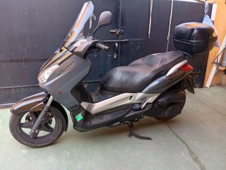 Yamaha XMAX 250