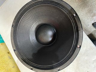 Altavoz HK Lucas 1000W RMS / 2000W Pico