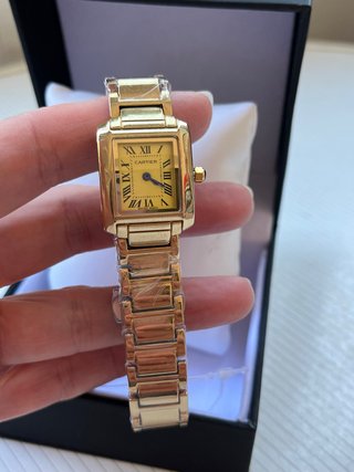 Reloj mujer similar Cartier dorado