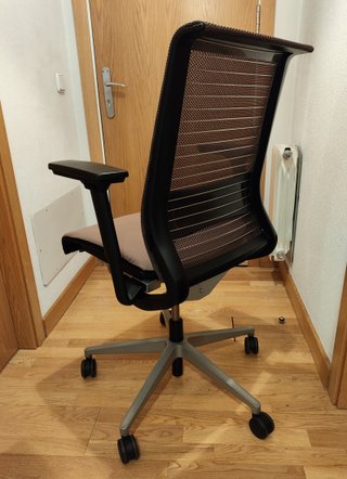 Silla de oficina ergonómica Steelcase Think