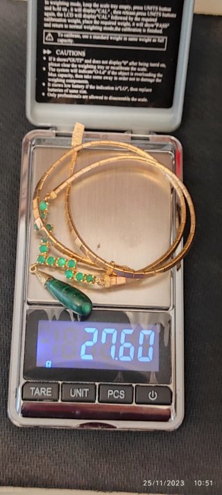 Gargantilla oro de 18 kt con colgante de malaquita