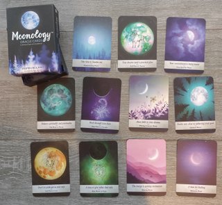 Oráculo Moonology Oracle Cards - Yasmin Boland