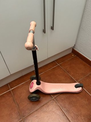 Patinete Infantil Rosa de Tres Ruedas