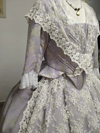 Vestido de Fallera Lila