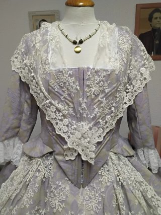 Vestido de Fallera Lila