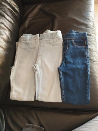 Lote de 3 Pantalones Vaqueros 6€. Precio unidad 2€