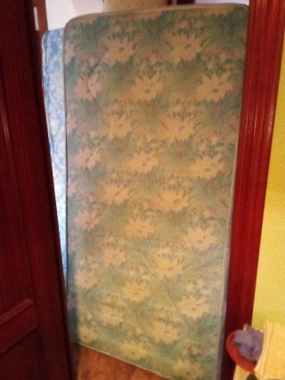 2 colchoned de tela con estampado floral