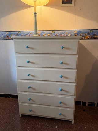 Cómoda de madera blanca con 6 cajones
