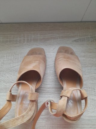 Zapatos de tacón beige mujer, 8 cm