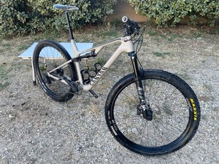 Canyon Lux Trail CF 6 – 2023 – Talla L – Carbono –