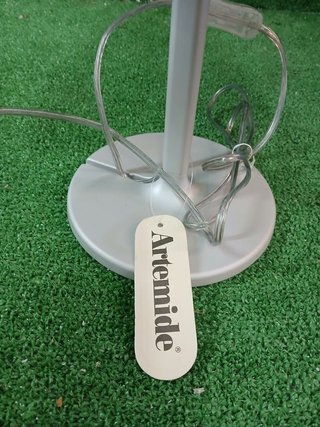 Lámpara de mesita de noche Artemide