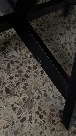Scrivania e 2 Sedie in Legno