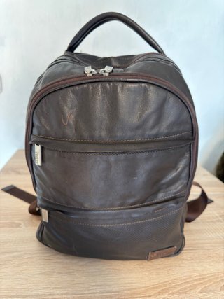 Mochila Vélez 100% cuero marrón auténtico