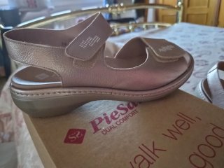 Sandalias Piesanto Doradas