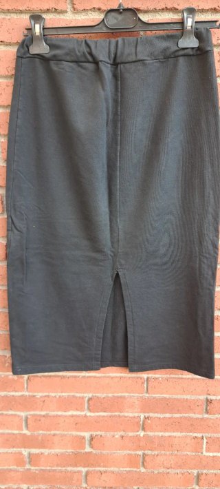 Falda Midi Negra de Tejido Chándal