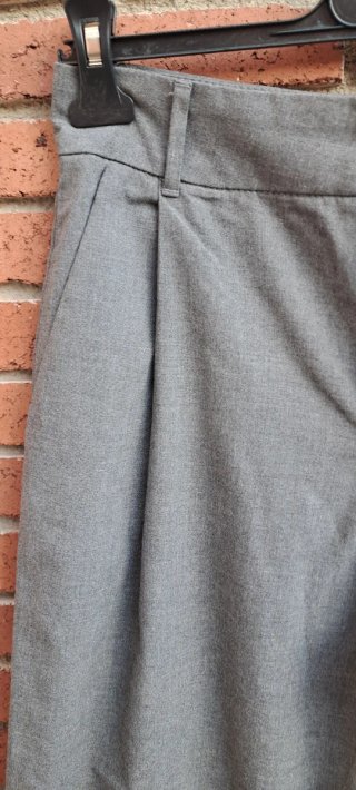 Pantalón de vestir Zara gris