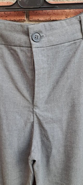 Pantalón de vestir Zara gris