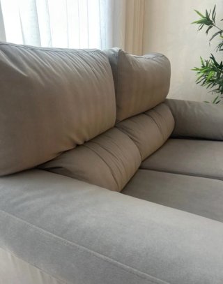 Sofá gris de tela