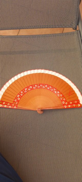 Abanico madera pintado a mano