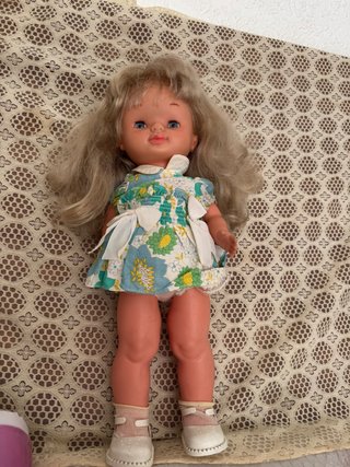 Muñeca Conchi de Famosa 43 cm