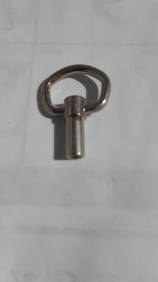 Llave cuerda metrónomo