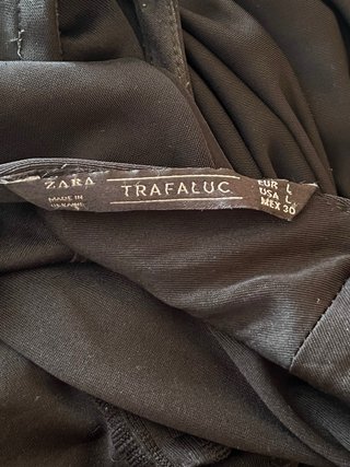 Zara mono corto negro talla L con forro