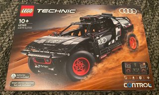 LEGO TECHNIC 42160 – Audi RS Q e-tron