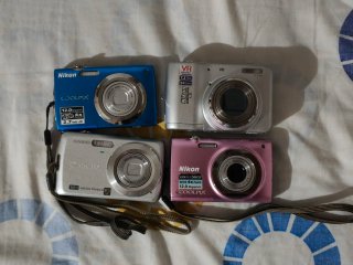Lote di 4 fotocamere digitali da riparare