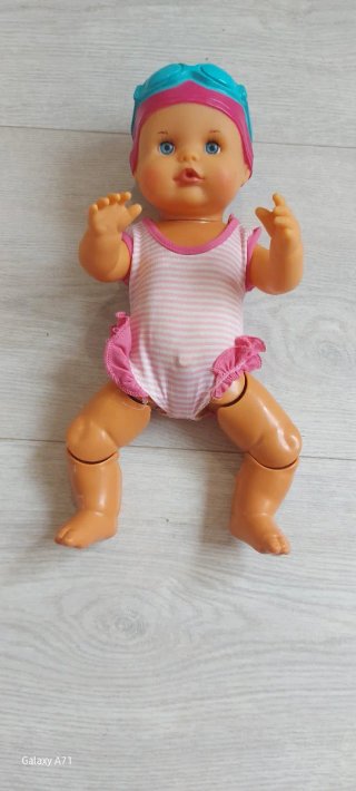Muñeco Nenuco nadador