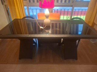Mesa de Cristal y 2 Sillones