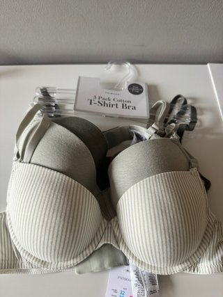 Lote 3 Sujetadores Primark Talla 85A
