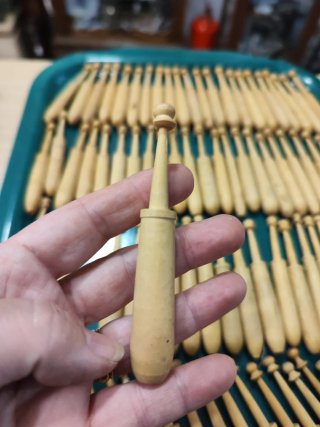 Lote 120 bolillos madera boj