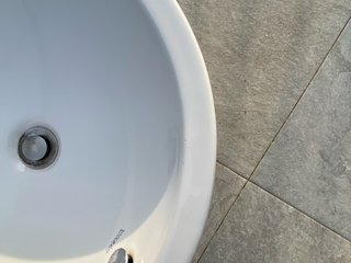 Lavabo sobre encimera de porcelana