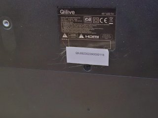 Televisor Qilive con pantalla rota