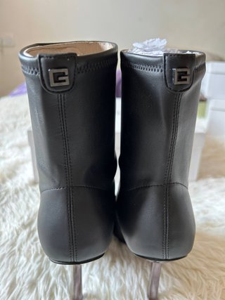 Botines Guess Negros