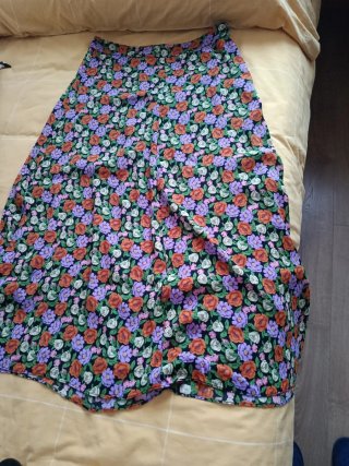 Falda midi estampada floral