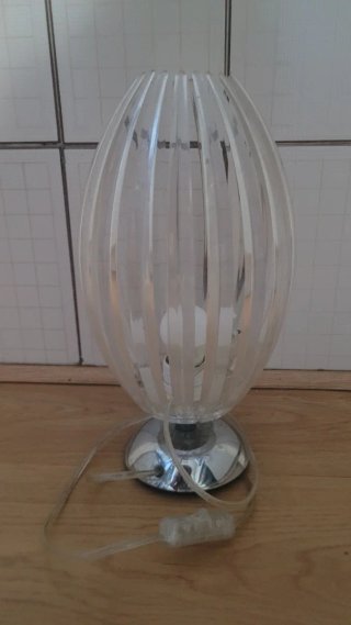 Lámpara de mesilla de noche plastico y metal