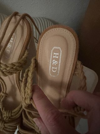 Sandalias de plataforma beige + regalo de sandalia