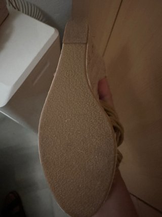 Sandalias de plataforma beige + regalo de sandalia
