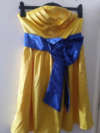 Vestido de fiesta amarillo y azul